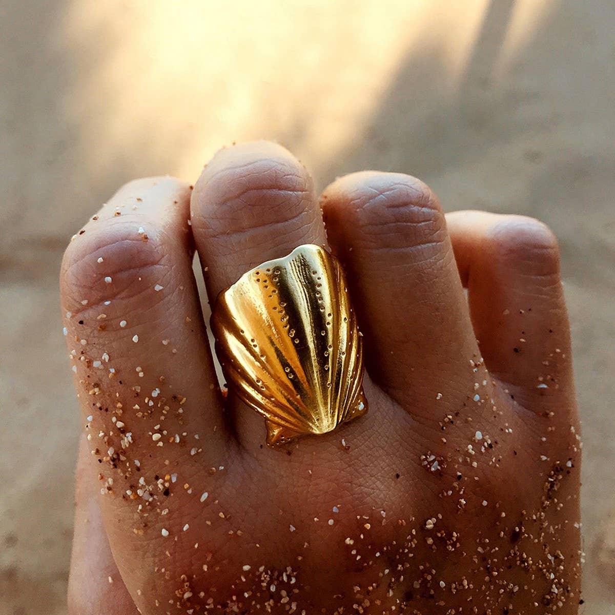 GOLD PLATED STAINLESS STEEL SHELL RINGS