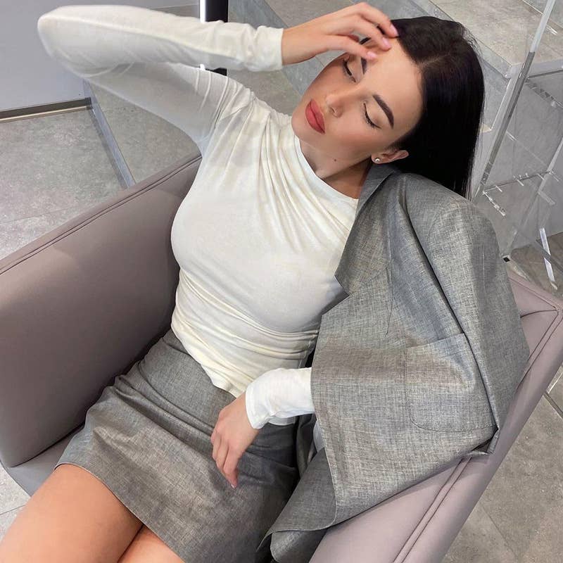 SOLID COLOR TRIMMED COLLAR RUFFLE SLIM-FIT TOP