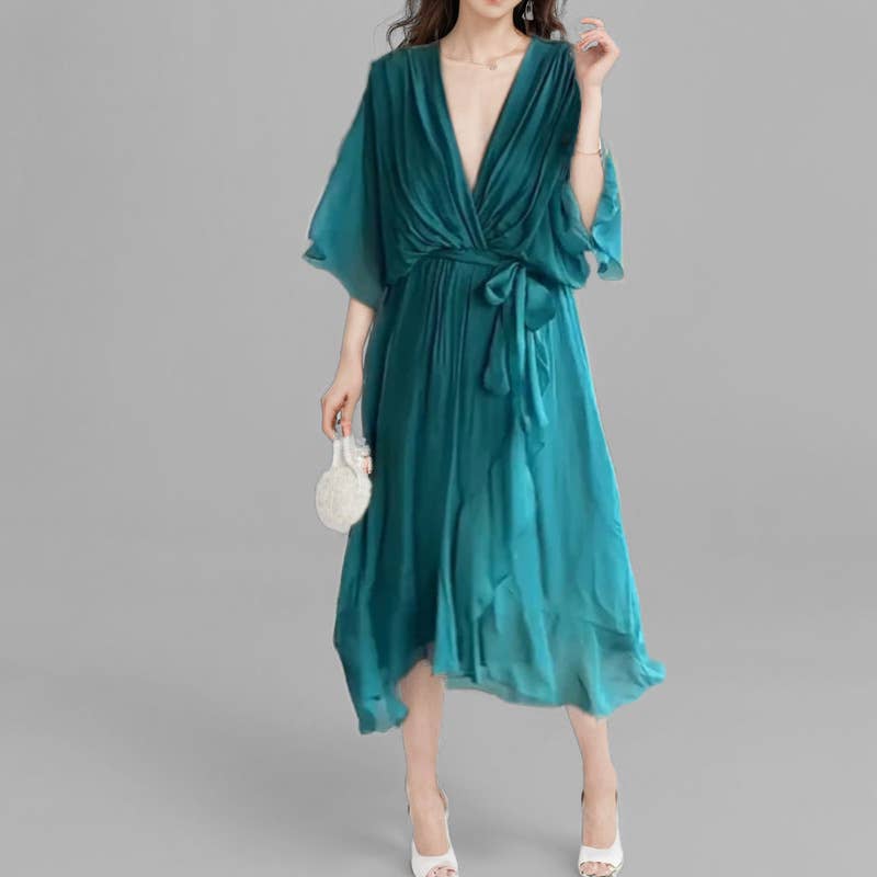 Solid color lace-up deep V-neck batsleeve dress