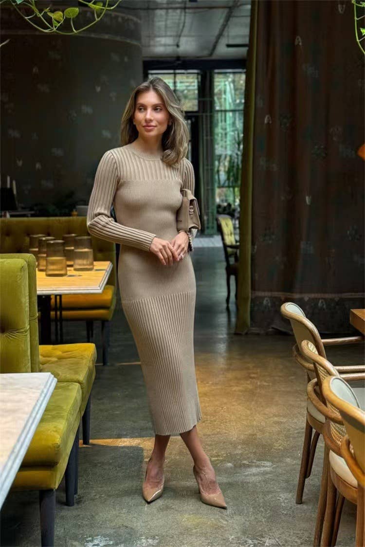 Round-neck pitted tight knitted dress