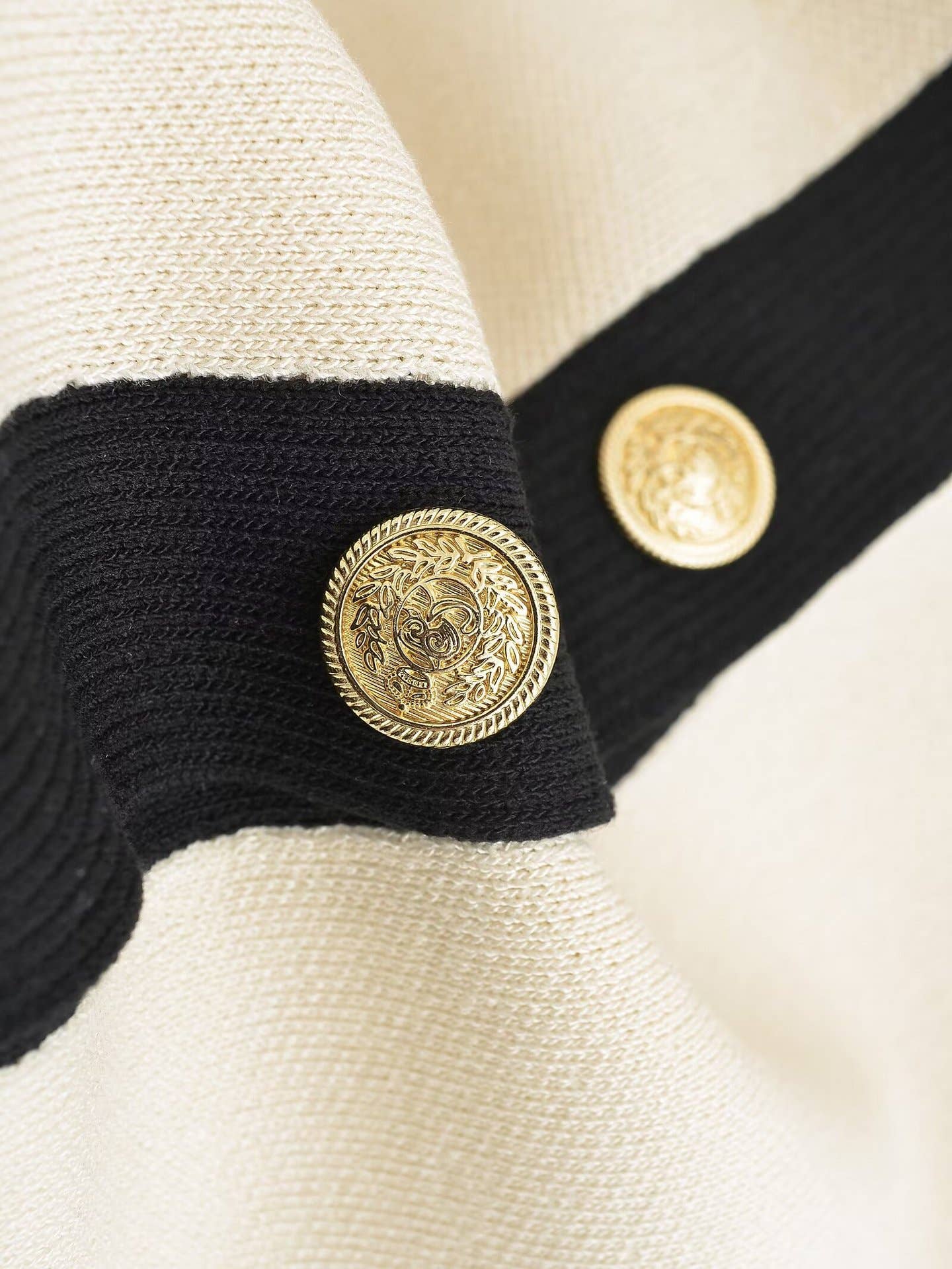 STYLISH LOOSE GOLD BREASTED CASUAL KNIT CARDIGAN