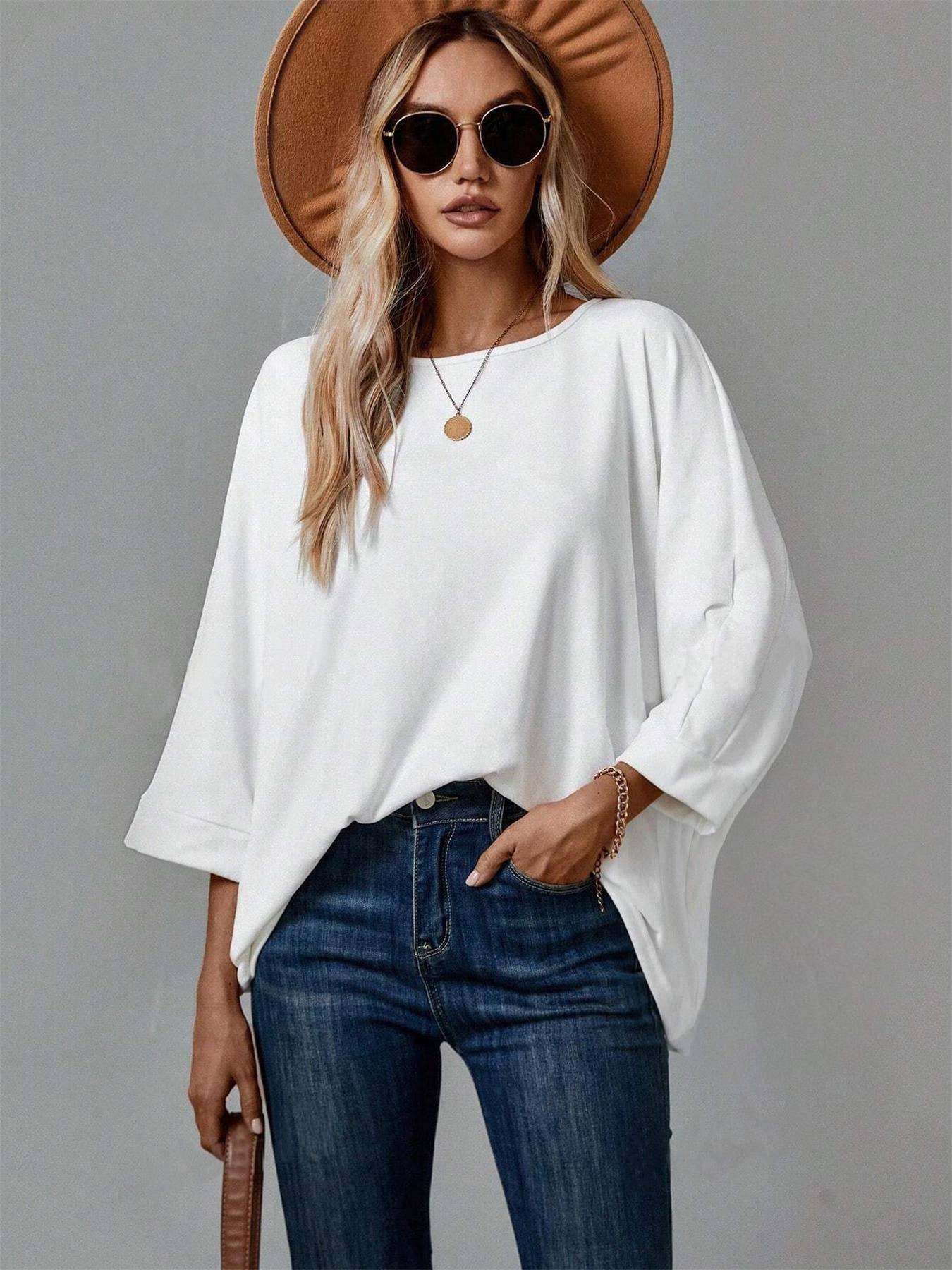 Three-quarter sleeve solid-color T-shirt
