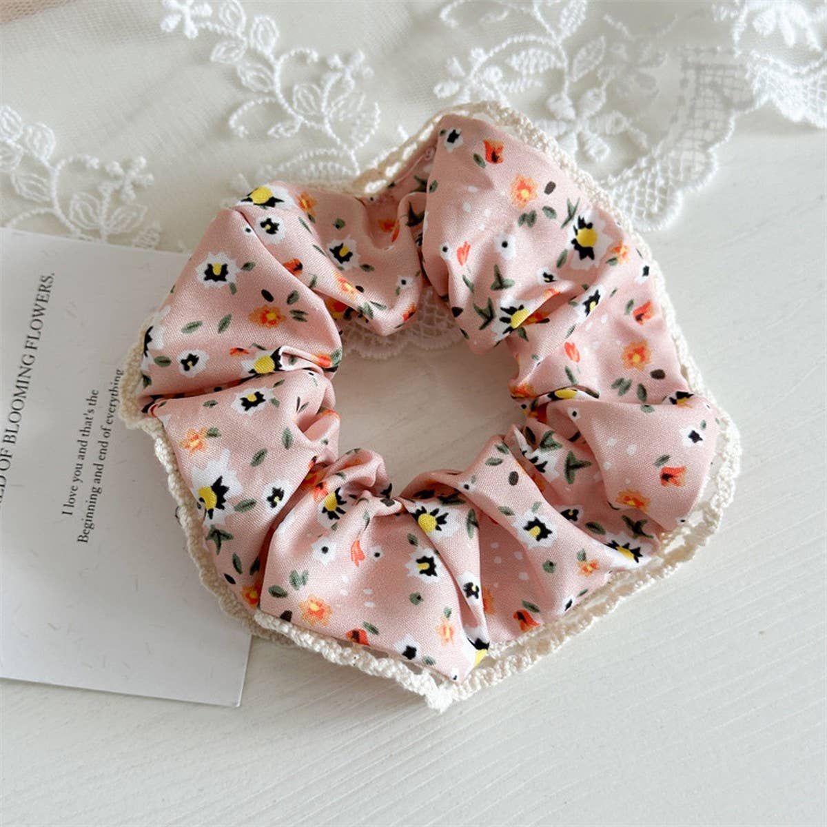 FLORAL LACE BORDER VERSATILE LARGE INTESTINE RING