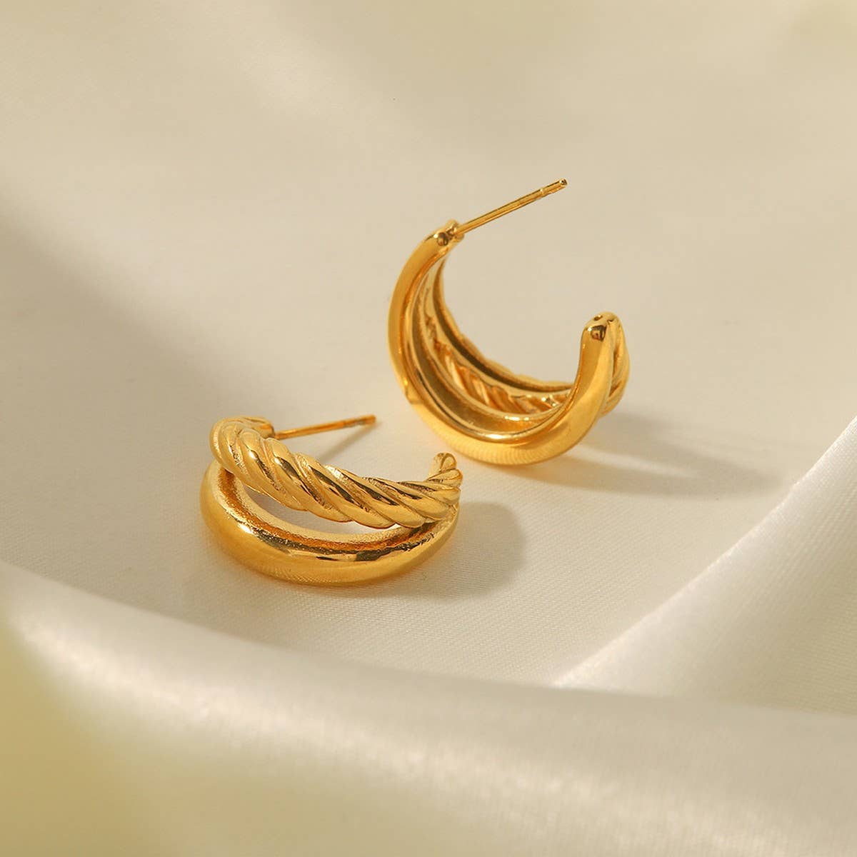 18K GOLD DOUBLE STAINLESS STEEL TWIST EARRINGS_CWASC1684
