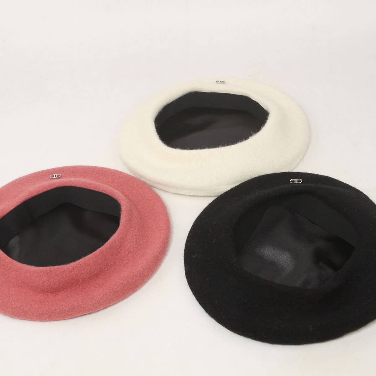 LETTER SIMPLE TEMPERAMENT BERET_CWAH1945