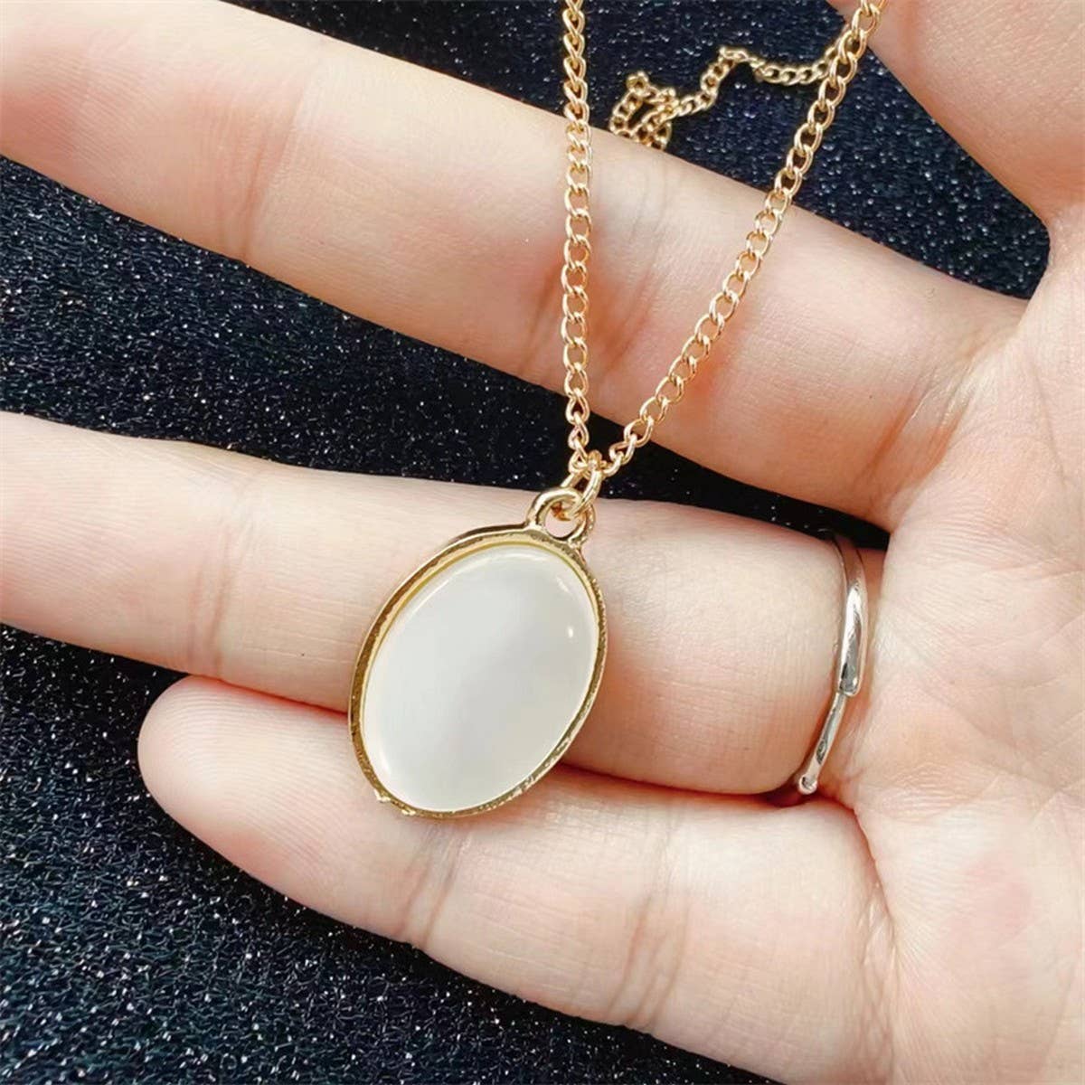 FASHION SIMPLE OVAL PENDANT NECKLACE_CWAJE1998