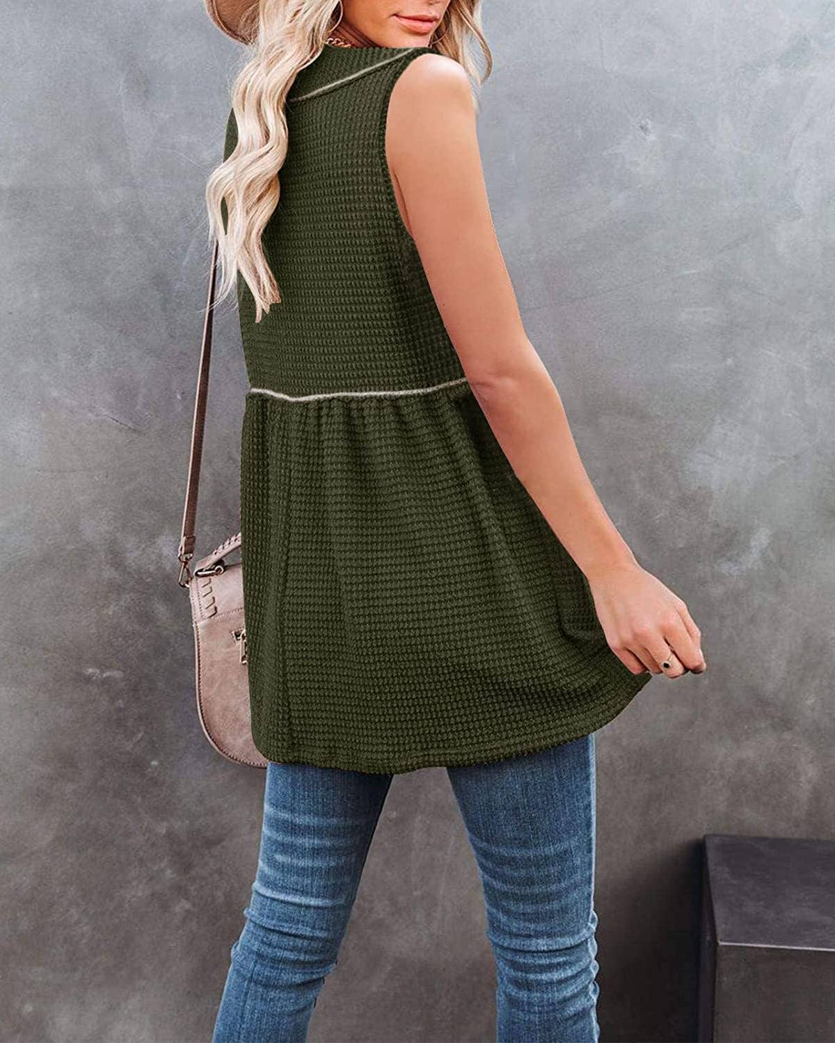 V-NECK SLEEVELESS SOLID COLOR TANK TOP