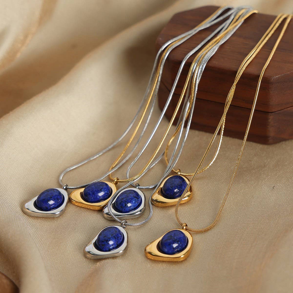 INLAID SAPPHIRE PENDANT NECKLACE JEWELRY