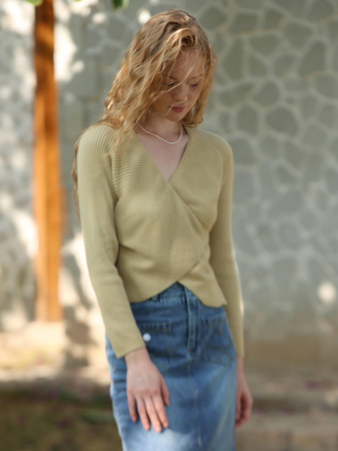 V-neck wool blend short French knitted sweater