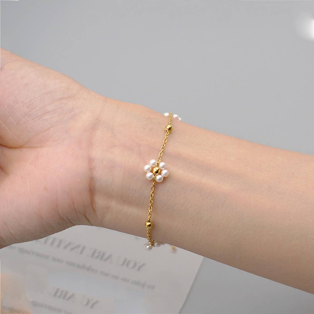 SMALL FLOWER PEARL BRACELET SET_CWAJE1668