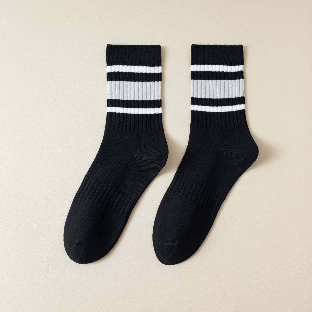 NEW VERSATILE STRIPED SPORTS COTTON MID-CALF SOCKS_CWMS1354