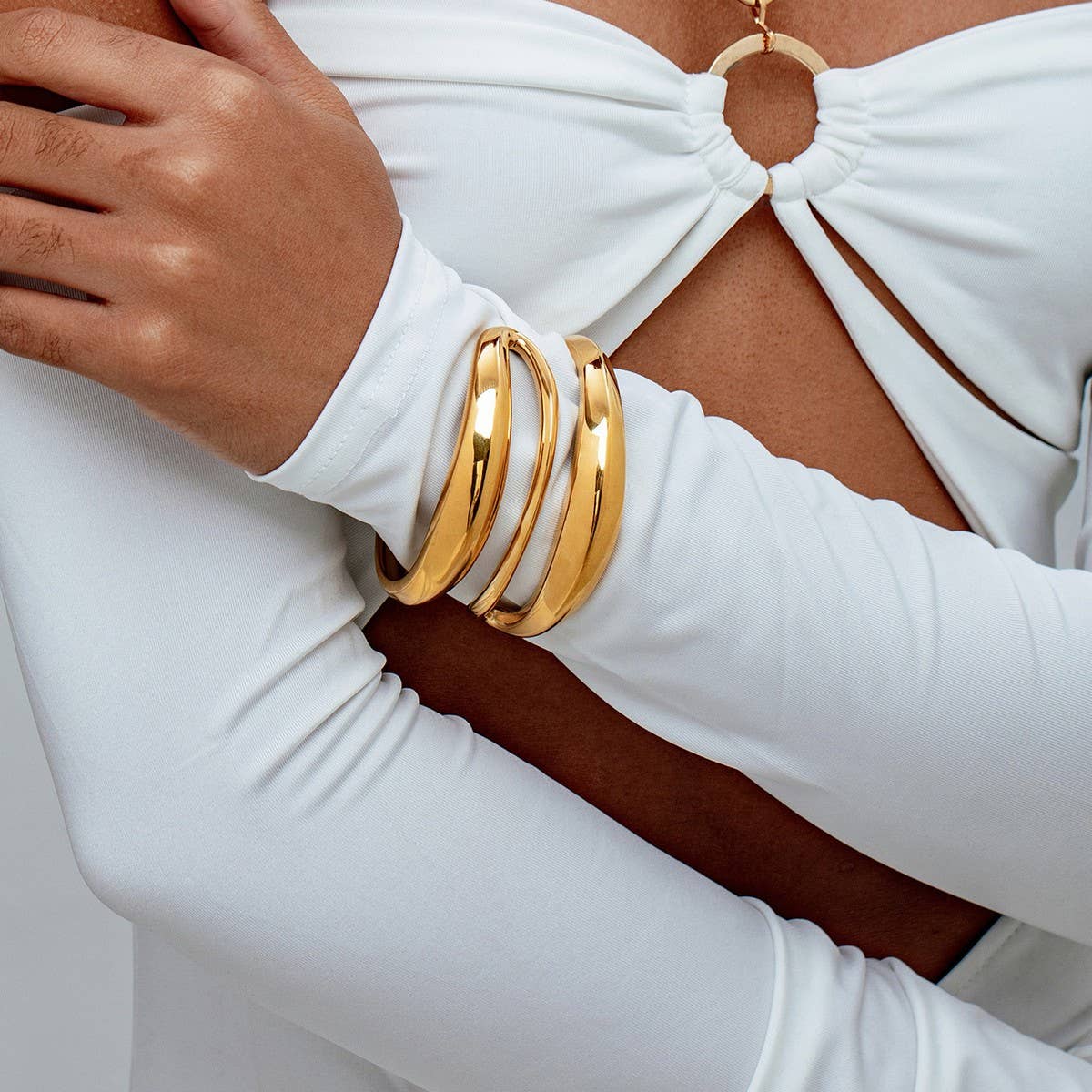 TITANIUM STEEL C OPEN ROUND WIDE SMOOTH BRACELET