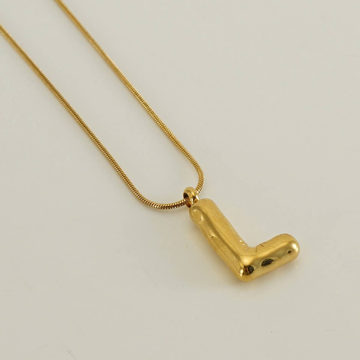 BALLOON STYLE 18K GOLD LETTER PENDANT NECKLACE_CWAJE0691
