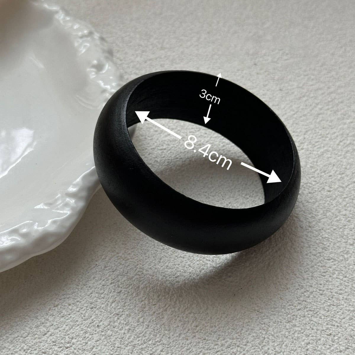 NEW METAL GEOMETRIC SMOOTH SPRING BRACELET