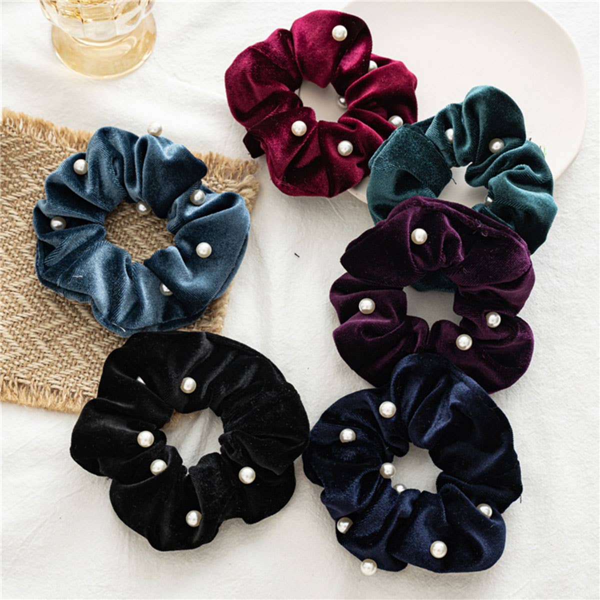 PEARL FUZZY HAIR SCRUNCHIES_CWAHA0382