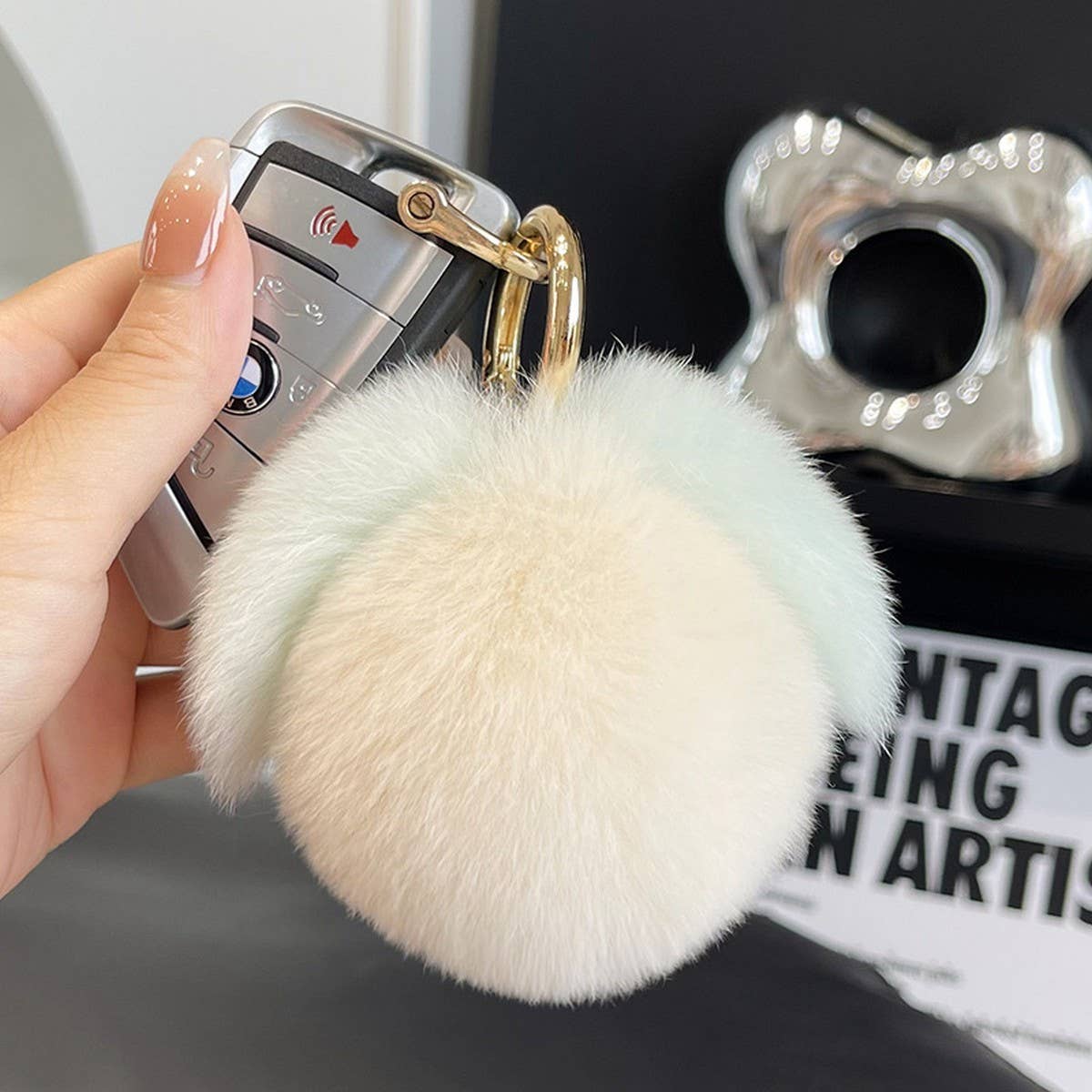 CUTE LITTLE PEACH CAR KEYCHAIN BAG PENDANT GIFT