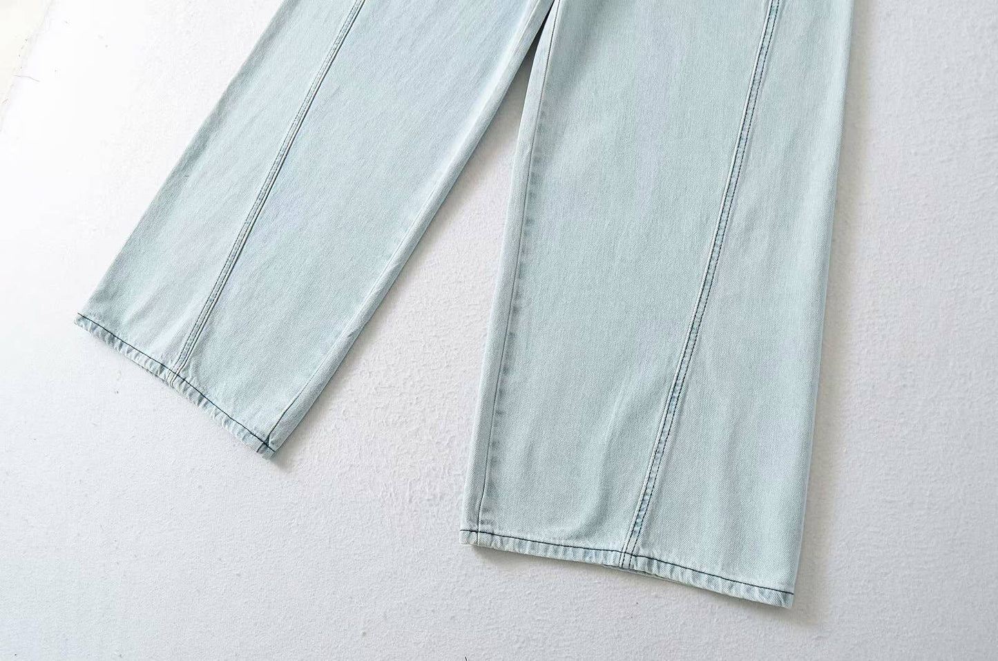 High street girls pair wide-leg jeans with belts