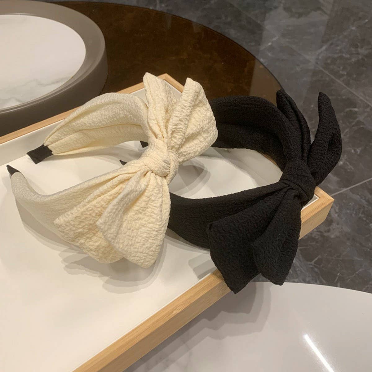 BLACK BUBBLE WRINKLED WIDE BRIM HEADBAND_CWAHA2561