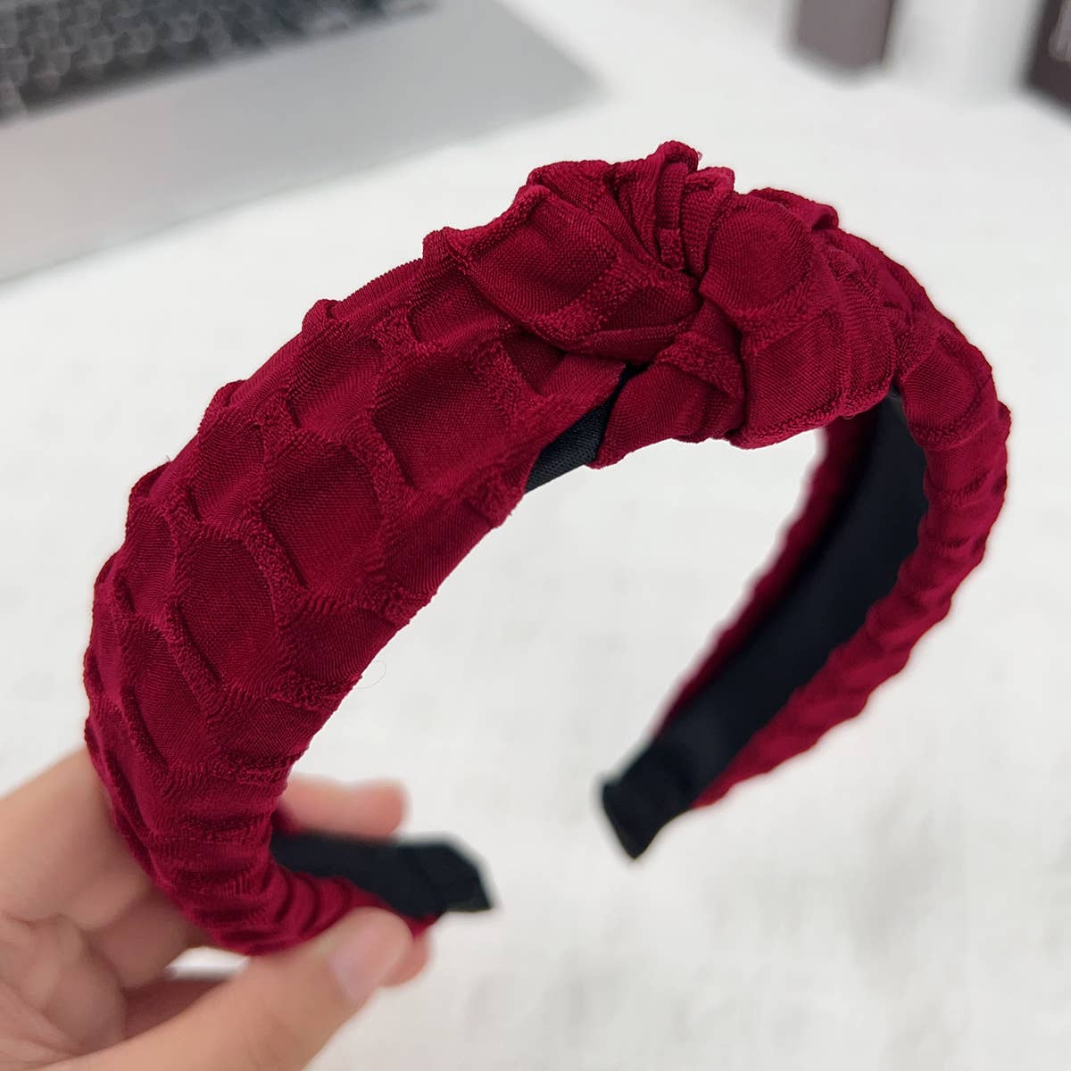 Solid cross-knotted wide-edge pressed hair band