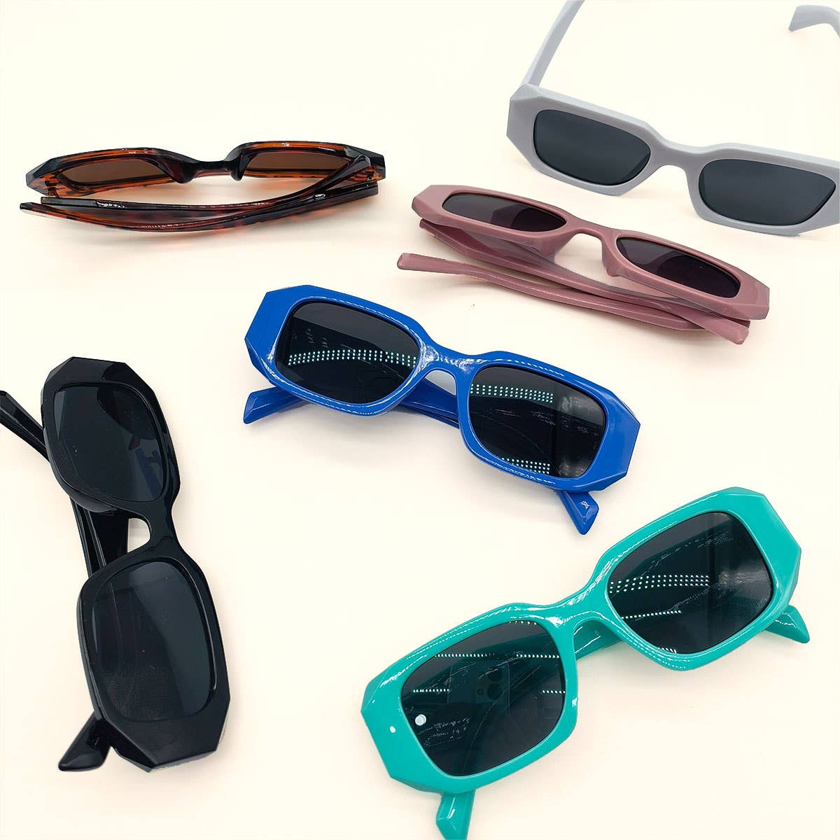 WIDE SQUARE FRAME FASHION SUNGLASSES