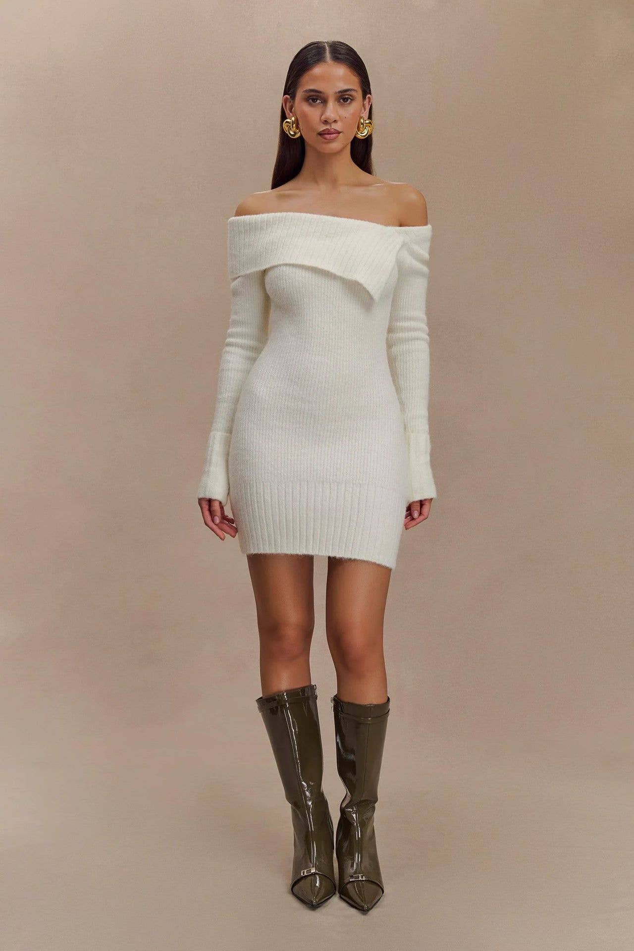 Sexy off-the-shoulder long-sleeved knitted dress