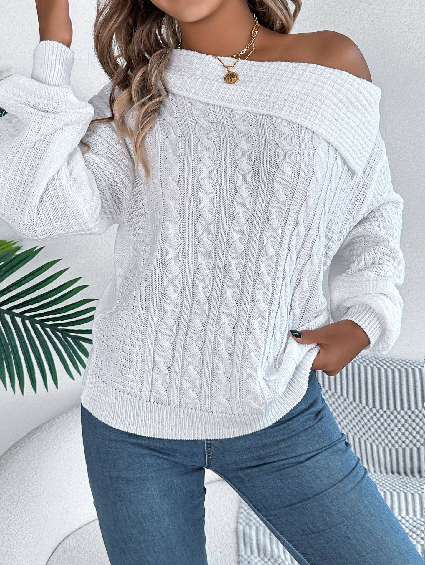 LONG SLEEVE PULLOVER SWEATER WITH STRAPLESS LAPEL
