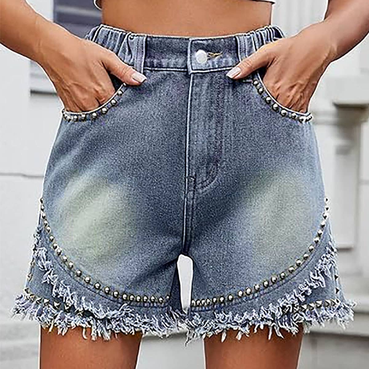 Rubber band waist rivets punk-style denim shorts