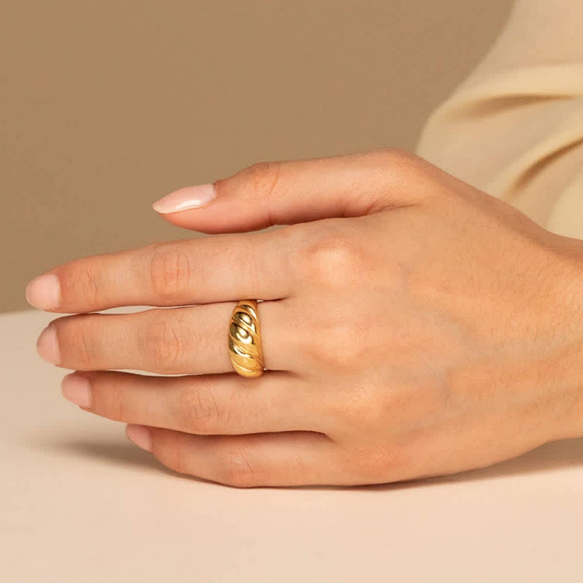CROISSANT COOL RETRO SIMPLE RING