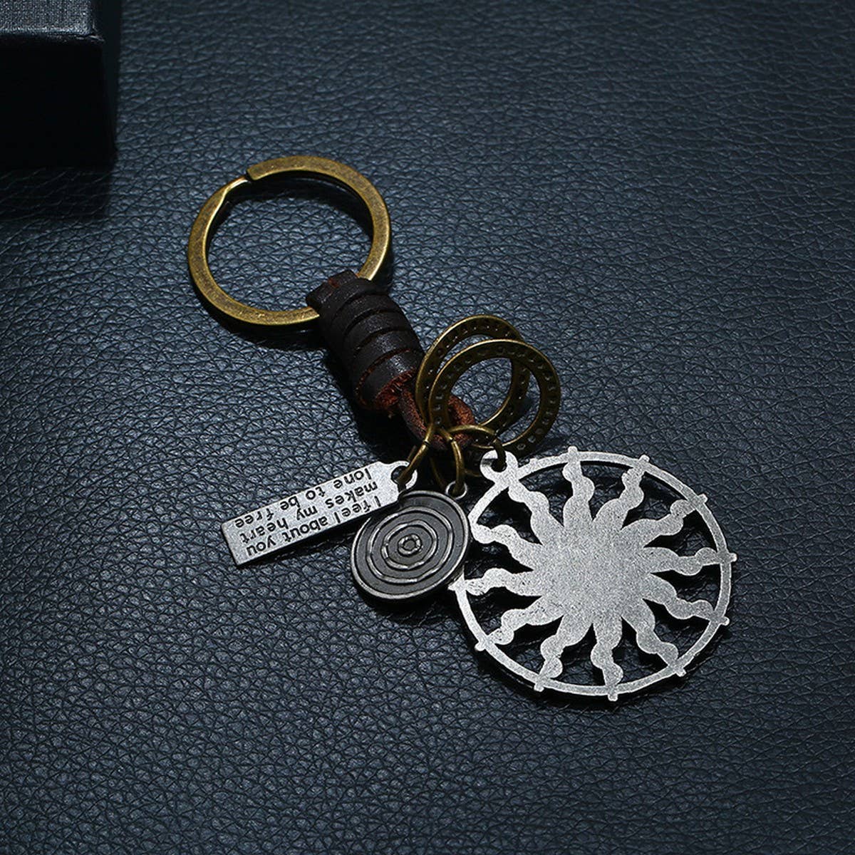 MEN'S VINTAGE BRAIDED COWHIDE KEYCHAIN