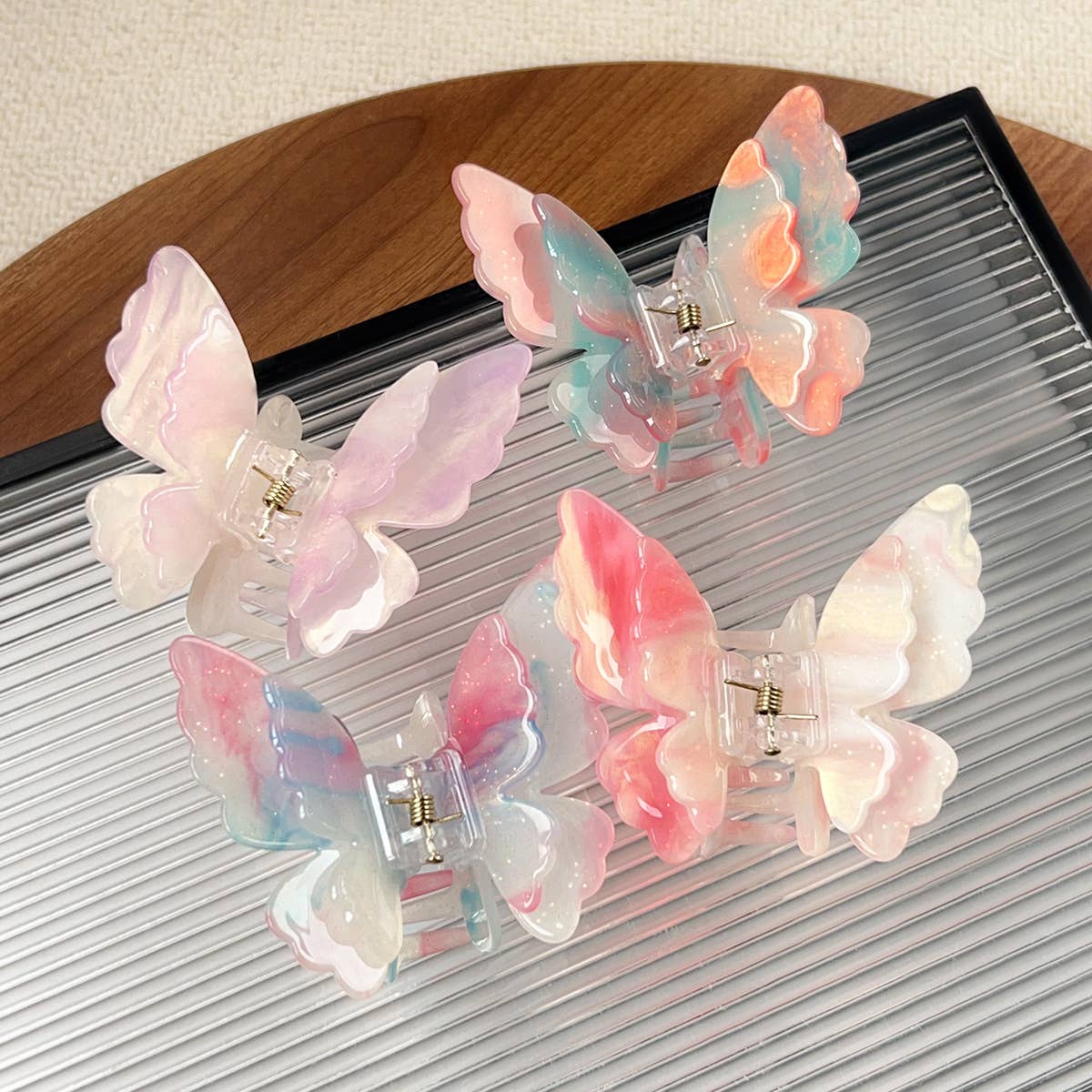 Double-layer butterfly color-changing grab clip