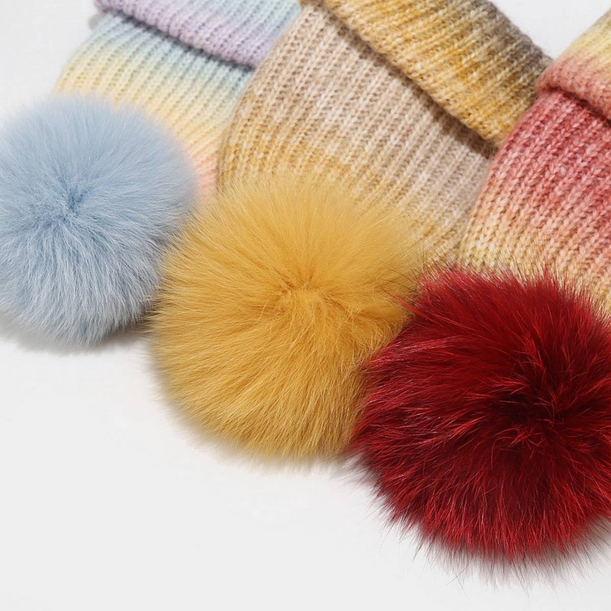GRADIENT WARM POM POM KNITTED HAT_CWAH1618