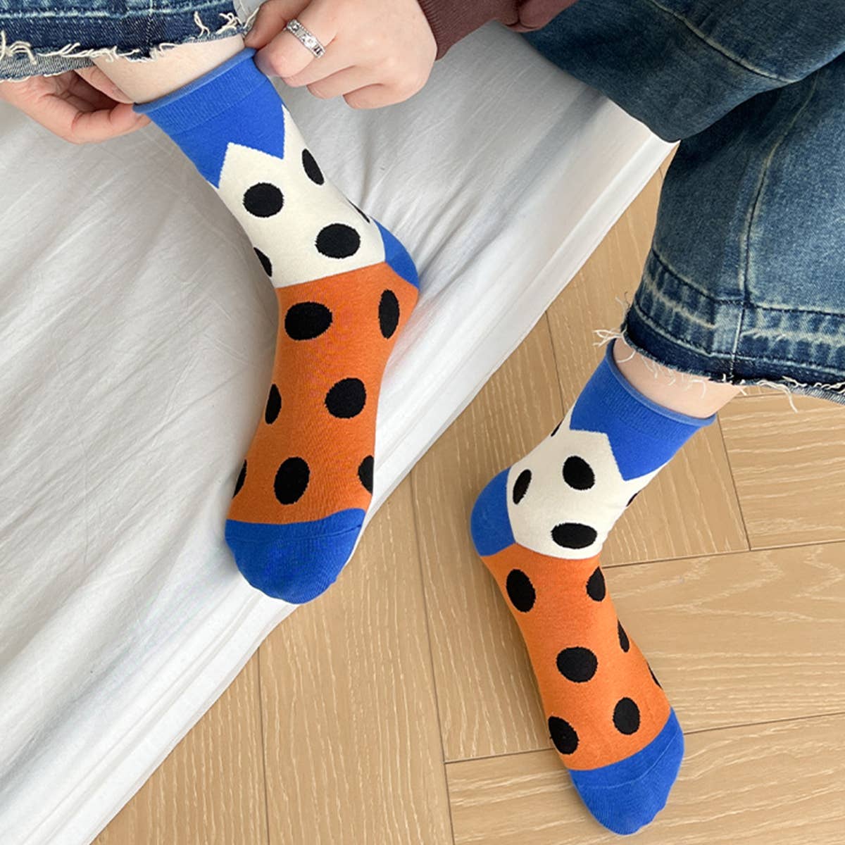 ALL-SEASON PURE COTTON MID-TUBE POLKA DOT SOCKS_CWMS0535