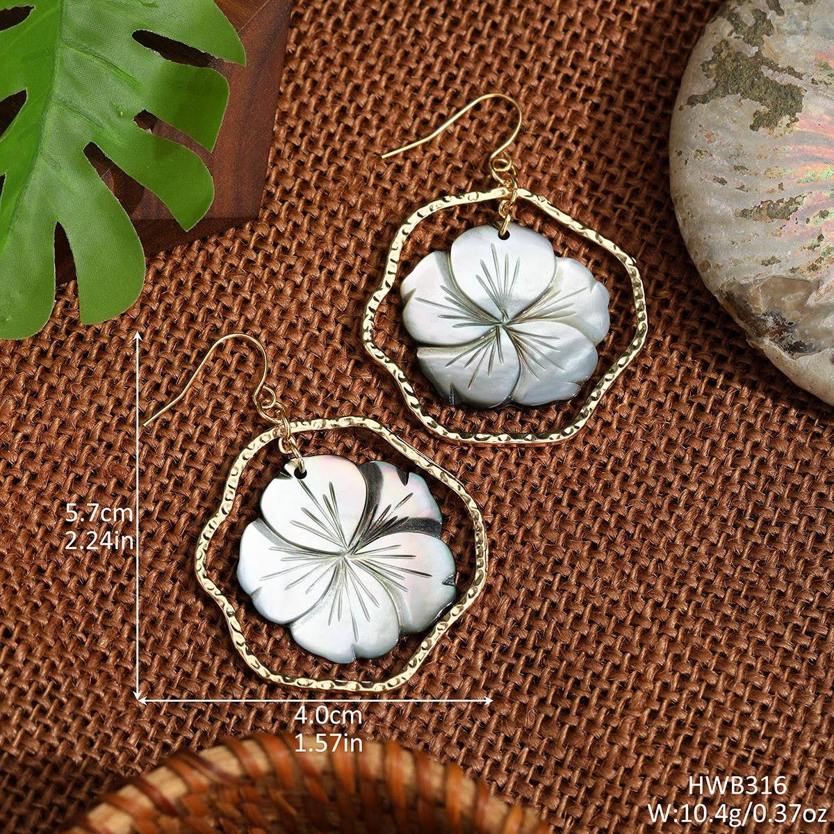 RETRO IRREGULAR GOLD-INLAID HOLLOW SHELL EARRINGS_CWMM4320