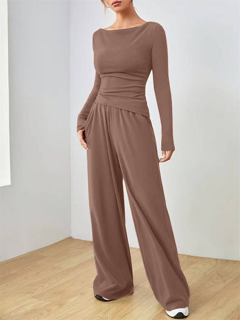 Loose-fitting top and wide-leg pants set