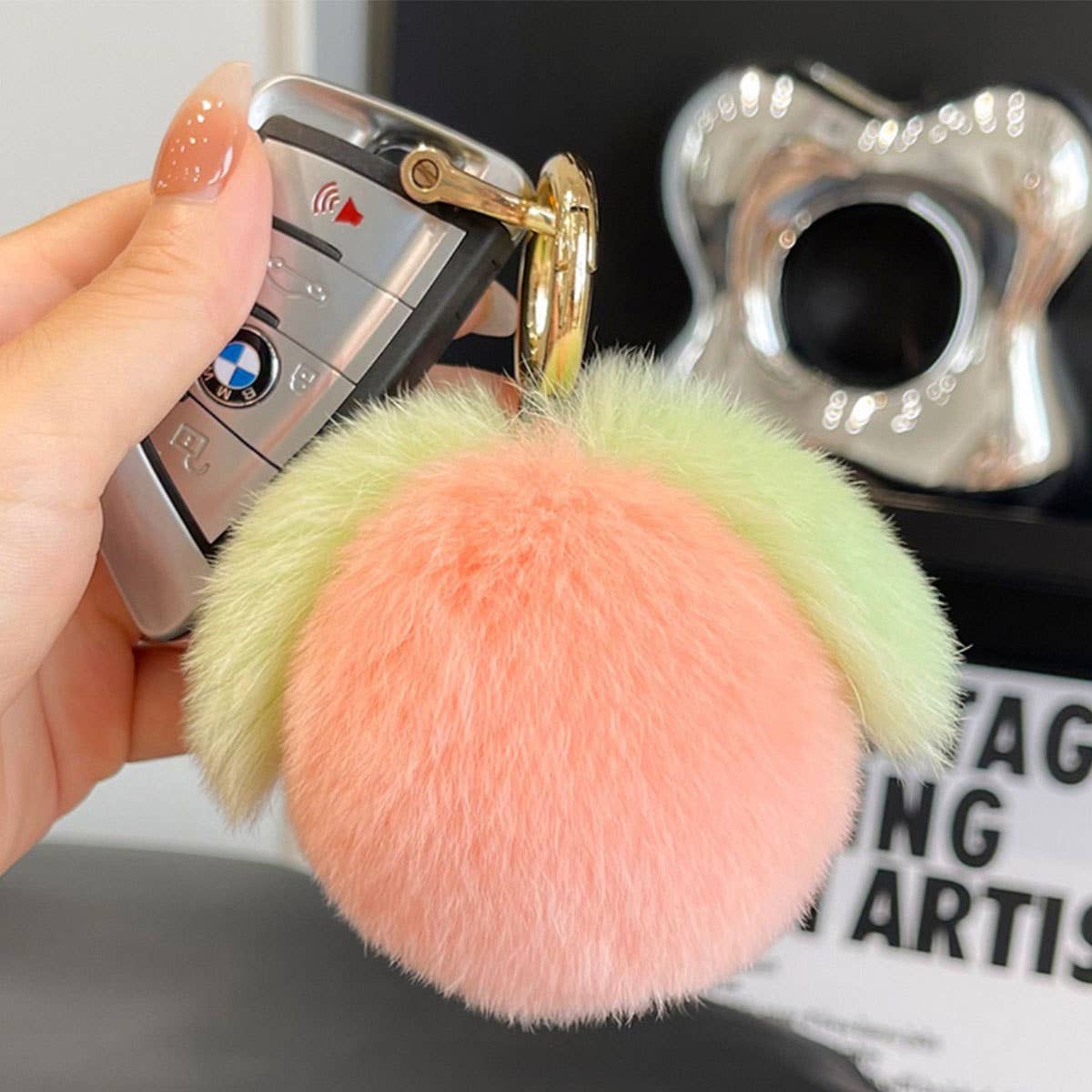 CUTE LITTLE PEACH CAR KEYCHAIN BAG PENDANT GIFT