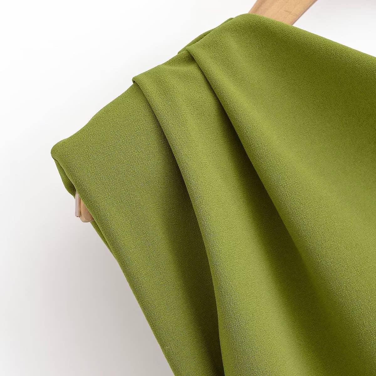 Off-the-shoulder houlder pads short dress