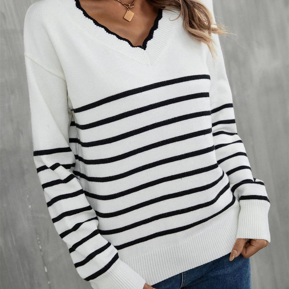 Striped V-neck sweater pullover base