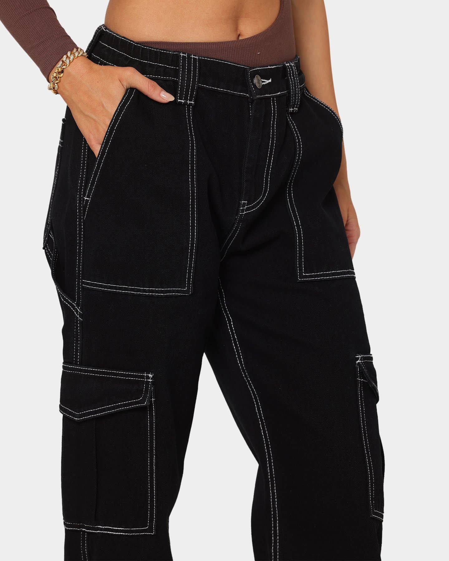 HIGH-WAISTED ELASTIC-WAISTBAND BAGGY CARGO JEANS
