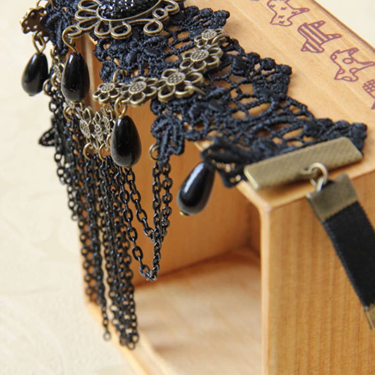 HALLOWEEN GOTHIC VAMPIRE FRINGED LACE BRACELET