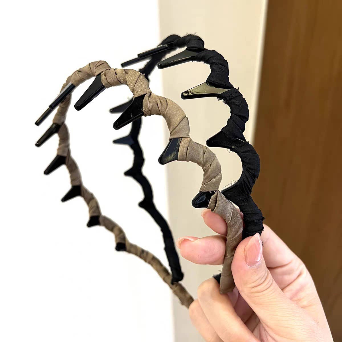 SIMPLE NON-SLIP TOOTHED WAVY HEADBAND_CWAHA2844