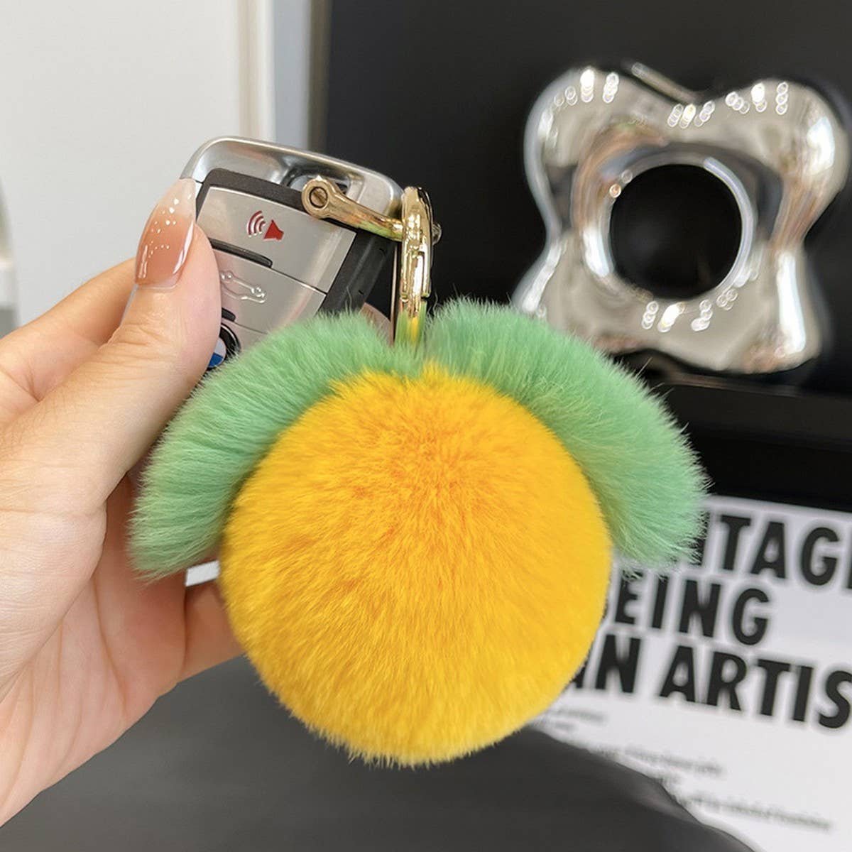 CUTE LITTLE PEACH CAR KEYCHAIN BAG PENDANT GIFT