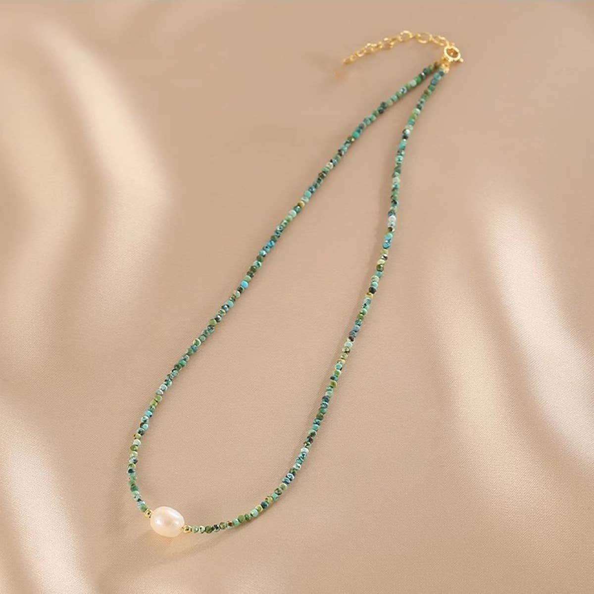 Double-layered pearl collarbone chain