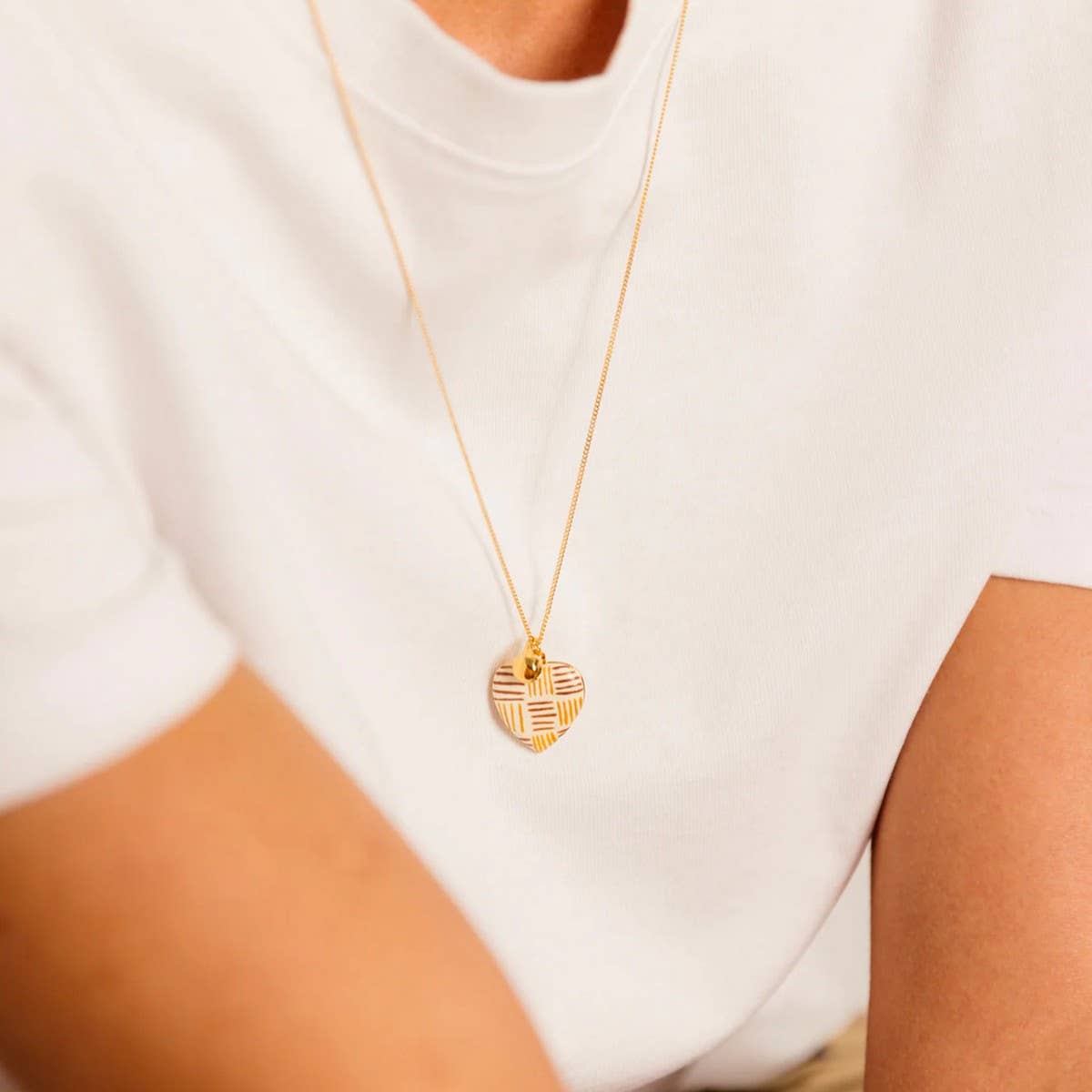 18K Gold Locket Necklace ??Enamel Heart Design_CWMM6953