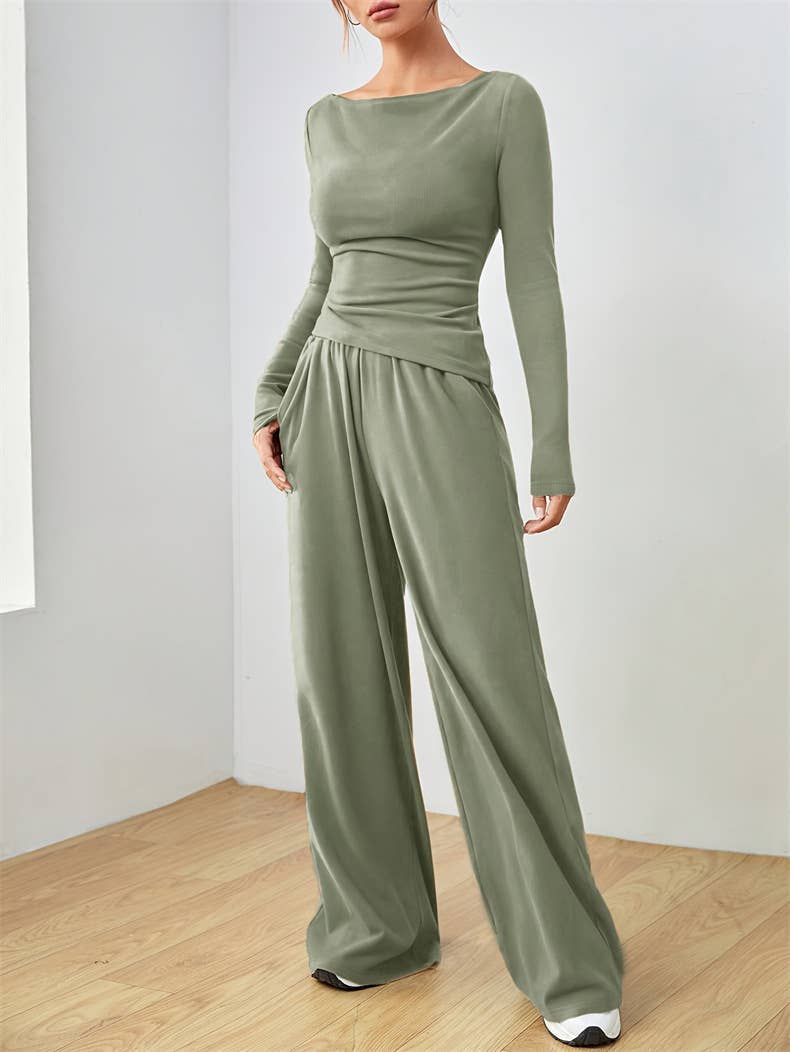 Loose-fitting top and wide-leg pants set