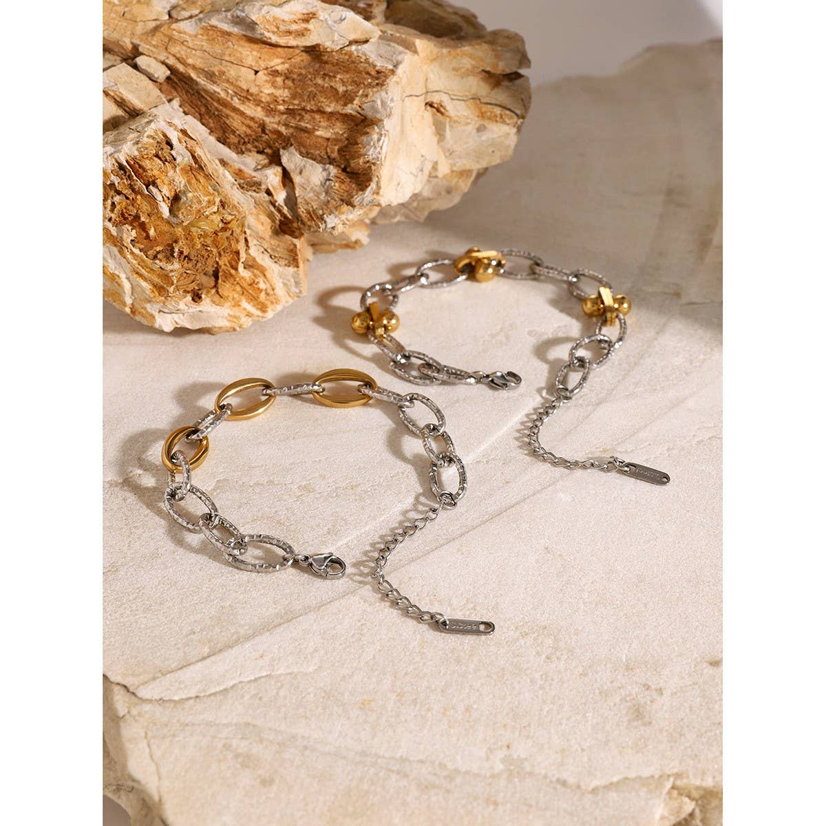 18K Gold Mixed Metal Hammered O-Link Chain_CWAJE4767