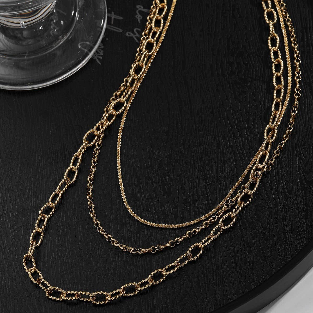 BRAIDED HOOP CLASP THREE-LAYER NECKLACE_CWMM3679