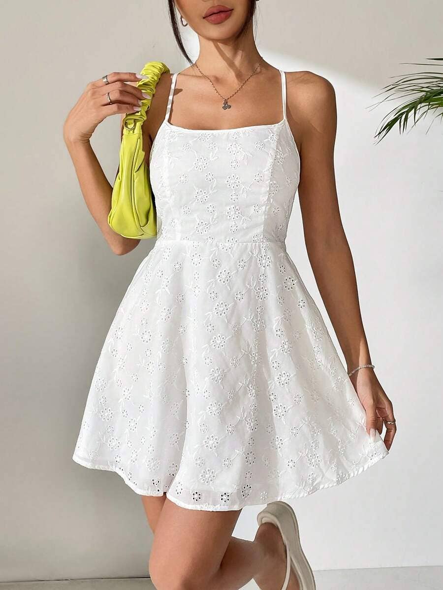 Embroidered and cut-out slim-fitting dress