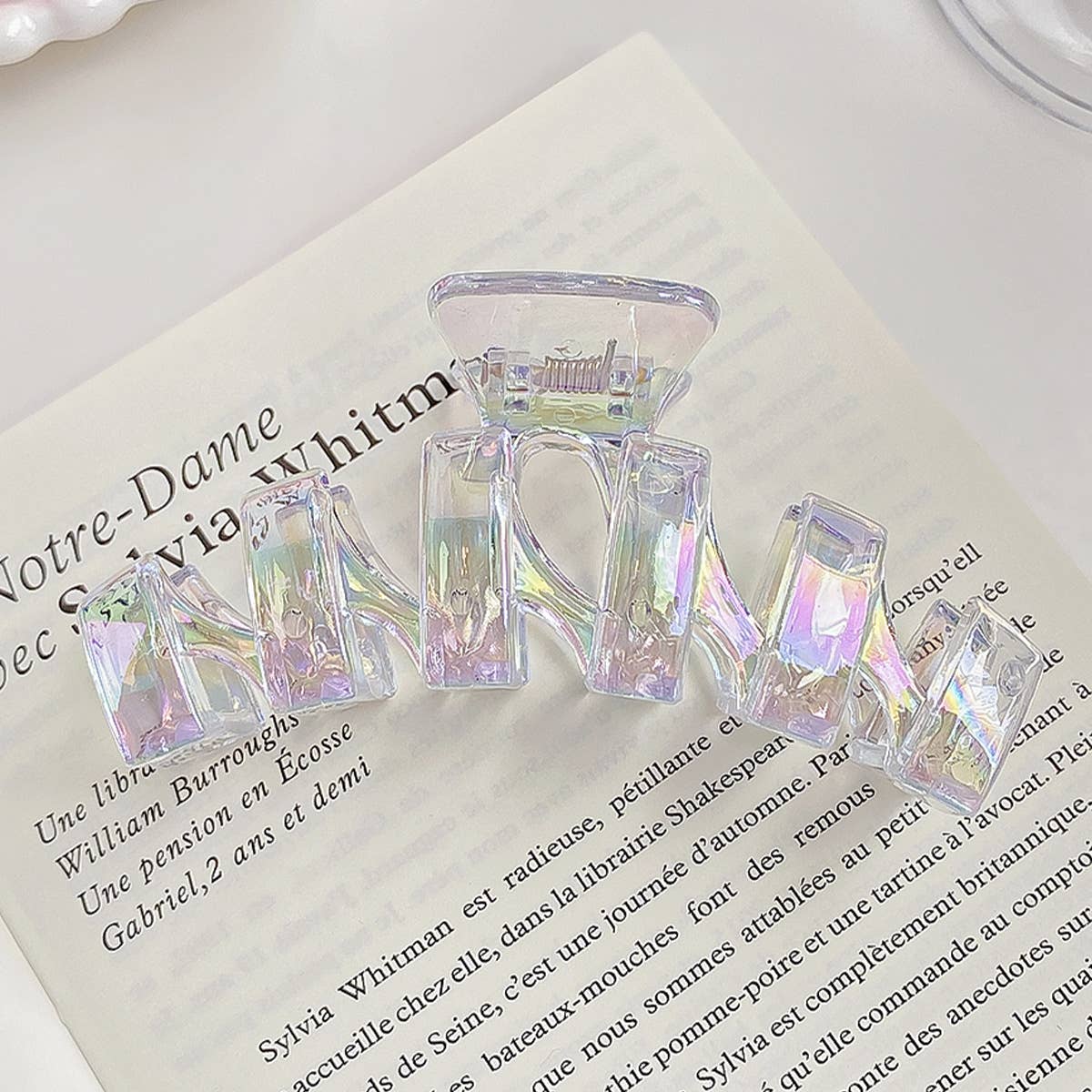 Pearlescent iridescent mermaid princess gripper