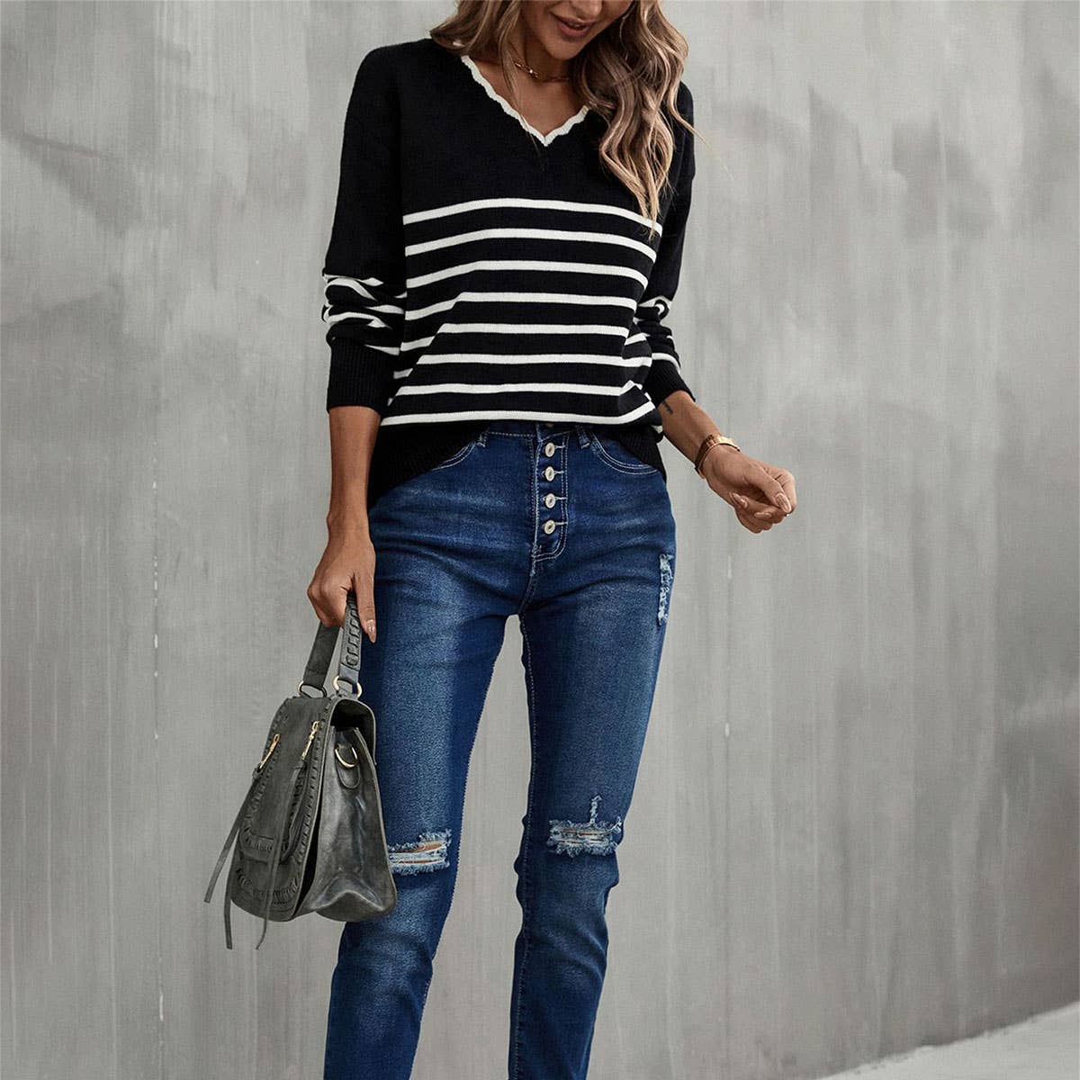 Striped V-neck sweater pullover base