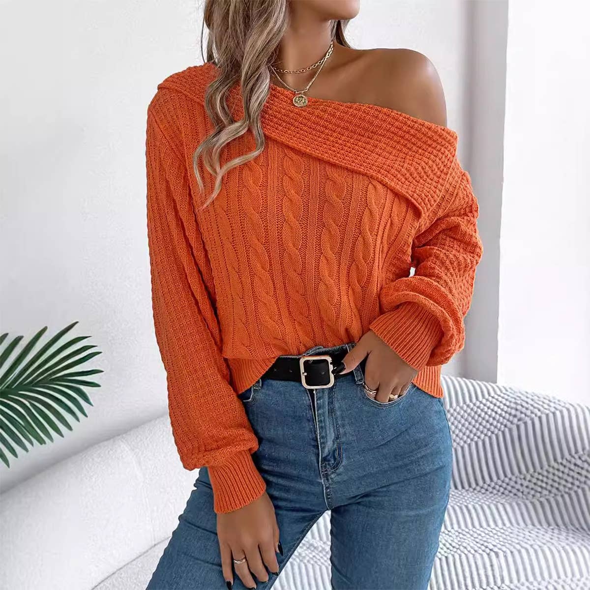 LONG SLEEVE PULLOVER SWEATER WITH STRAPLESS LAPEL